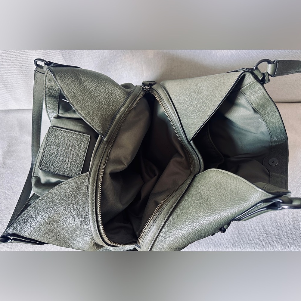 COACH Edie 31 Jumbo Whiplash Pebbled Leather Turnlock Surplus Green Shoulder Bag - Picture 13 of 16